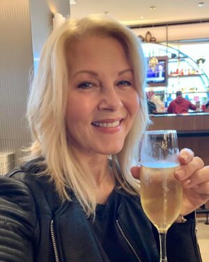 Barbara Niven Instagram - ￼All right. How could I resist a glass of champagne in the lounge before the flight. Cheers to a fantastic #CountdownToChristmas! Thanks @hallmarkchannel! ￼ Love you #Chessies and #Hallmarkies! And of course my dear #FoBN ❤️

Chesapeake ShoresHallmark Movies & MysteriesFans of Hallmark Channel's Chesapeake ShoresHallmark Movies NowMark Jordan LeganPenny Perry DavisFilm Freaks ForeverDaniel L. Paulson ProductionsPhoef SuttonSuper Channel Heart & HomeChesapeake Shores DailySherryl Woods