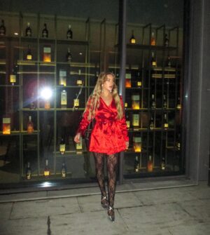 Bárbara Parada Instagram - At night🥀
