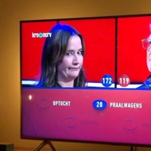 Barbara Sloesen Instagram - Wanneer je je ineens afvraagt waarom je ook alweer ‘Ja’ hebt gezegd… @deslimstemens_nl