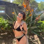Barbara Lune Instagram - En vacances 🌞🌺 Première sortie en maillot après mon accouchement ! 7 mois post partum ! Swipe left pour voir le avant/après de ma chambre avec SHEIN HOME 😍 C’est les #SHEINFrenchDays2023 🇫🇷🔥❤️ La livraison gratuite dès 9€ d'achat Et 50% de réduction pendant 24h !!! Code promo : 23BARBARA (-15% dès 29 d'achat, -20% dès 69 d'achat sur tout le site français ) @sheinfrance_ #SHEINchezmoi #SHEINFrenchDays2023#SHEINpartner #ad Réf du maillot : 8213227 Réf cover up : 2385631 Réf Shein home : 1pc Khaki Satin Fitted Sheet, Minimalist Fabric Fitted Bottom Sheet For All Season 13215943 3pcs Satin Duvet Cover Set, Imitation Silk Bedding Set, Solid Color Quilt Cover Set (1pc Duvet Cover And 2pcs Pillowcases) 1012920 1pc Artificial Plastic Flower 11304958 1pc Plastic Decorative Vase, Dried Flower Container, Creative Flower Insert Ornament For Indoor 11312956 #nofilter #collaborationcommerciale