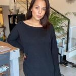 Barbara Lune Instagram - Plus que 6 kilos à perdre ! Pour fêter ça j’ai fait du shopping ! Ça faisait une éternité ! 🥰 Quel style vous préférez? 1,2,3,4 ou 5 ? 😍 Il y a jusqu'à 85% de réduction sur leur site ! C’est maintenant ou jamais ! ❤️ Avec mon code : Lune22 @sheinfrance_ #SHEINblackfriday #SHEINgoodfinds #Sponsorisé Photo 1 : SHEIN X Stephanie Durant Sweetheart Neck Raglan Sleeve Sweater 7510722 Et High Waist Slant Pocket Skinny Jeans 6248377 Photo 2 : Solid Slim Fit Cami Bodysuit 10267928 Et SHEIN PETITE Drop Shoulder Double Breasted Pocket Patched Overcoat 6332992 Et High Waist Slant Pocket Skinny Jeans 6248377 Photo 3: Turtleneck Ribbed Knit Tee & Flare Skirt 7242517 Photo 4: THE ROLLING STONES Mouth And Letter Graphic V Neck Tee 10856795 Photo 5: Boat Neck Lace Up Cuff Batwing Sleeve Sweater Without Belt 11603852 Et Solid High Waisted Biker Shorts 2041774