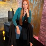 Barbara Meier Instagram - Heute ist das große Staffelfinale von 2 Minuten 2 Millionen! ✨ Es war spannend, so viele neue Produkte zu entdecken. Und vor allem auch so viele tolle Gründer von Startups kennenzulernen! So viele inspirierende Geschichten und spannende Innovationen! Ich hoffe, Ihr hattet beim Zusehen genauso viel Freude wie wir im Studio! Danke auch an meine Kollegen, die viel Verständnis für meine kleinen Stillpausen zwischendurch hatten 🙏🏻 @prokopheinrich @katharinaschneider_offiziell @christianjaeger_official und natürlich Hans Peter Haselsteiner. Es war eine große Freude mit Euch! @puls4 @2min2mio #2min2mio #startup #investor #show