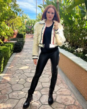 Barbara Meier Instagram - Beverly Hills 🌱 

#tb #la #beverlyhills #throwback #redhead