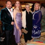 Barbara Meier Instagram - Celebrating movies with @hallmanngroup ✨ Wir hatten heute eine wunderschöne Dinnerparty in West Hollywood, bei der wir mit vielen Freunden und Kreativen aus der Filmwelt gefeiert haben. Die Stimmung war so schön und alle hatten so ein schönes Gemeinschaftsgefühl. Die Liebe und Faszination für Filme verbindet alle hier in LA. Mit Blick über LA bei Nacht freuen sich alle noch mehr auf die Oscars ✨ Mein Kleid war von der wunderbaren @jasminerbas ❤️ #oscars #preparty #celebratingmovies #losangeles