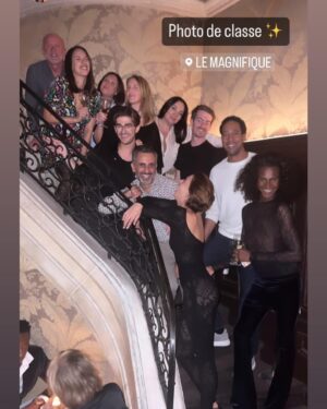 Barbara Opsomer Instagram - Mon séjour parisien touche à sa fin, et le moment est venu de retrouver ma vie de maman et mon petit garçon. Revenir à Paris, c'est comme renouer avec une partie de moi-même que j'avais mise en pause. C'est une bouffée d'air frais ✨

Mais ce qui me bouleverse le plus, c'est de réaliser quelle chance extraordinaire j'ai d'avoir des amis aussi exceptionnels.
Vous êtes la lumière qui brille dans les moments sombres. 

À très vite, ma chère ville des lumières. Et à vous, mes amis précieux, je vous porte dans mon cœur, où que je sois ❤️