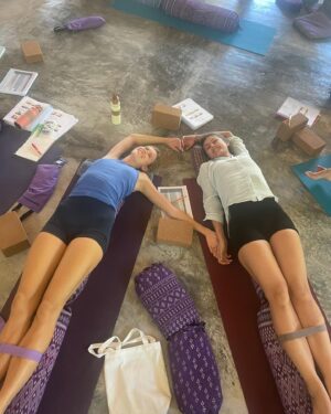 Barbora Černá Instagram - YTT #part1 🩷A month ago I embarked on a life-changing journey 🛩️I travelled alone to Thailand to become a yoga teacher 🧘🏼‍♀️this was a very spontaneous decision, but I went with my gut, which always turns out to lead me in the best direction. I really didn’t know what to expect, but my intention was to go with the flow and learn more about myself. And everything about this training just exceeded my expectations. I spent the month intensely learning and practicing yoga almost every day, yet I haven’t felt so alive and full of energy in a long time. I was so passionate to learn each day, about the body, breath, the mind, the yoga philosophy. The last few years I felt a bit lost, not really knowing which direction I want to go in my life and I kind of lost myself in the process. This month I feel like I ignited my spark and inner strenght again ✨ and i just feel very very grateful 🙏🏻