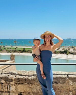 Barbora Mudrová Instagram - MALLORCA 🦋

Děkuju za tu přenádhernou oázu. Z původní větší výpravy jsme si ve velkém domě zbyli jen sami tři. Bylo mi to nejdřív líto, ale nakonec se z toho stal nejmilejší výlet, jaký jsem si mohla přát.

#mallorca #trip #family #palmademallorca #beach #sea #familytime #peace