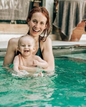 Barbora Mudrová Instagram - Nejmilejší vodníček. 🤍

#water #baby #love #motherhood #summer
