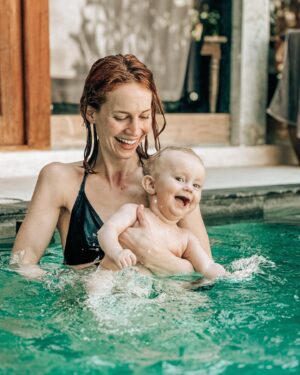 Barbora Mudrová Instagram - Nejmilejší vodníček. 🤍

#water #baby #love #motherhood #summer