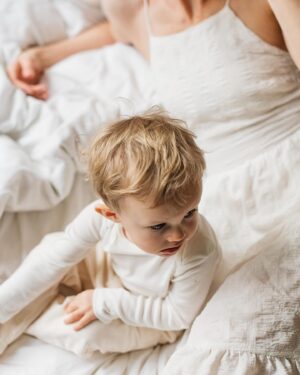 Barbora Mudrová Instagram - Láska nezkrotná.😊
📷 @lucijef 

#motherlove #love #motherhood #mother #baby #babyboy