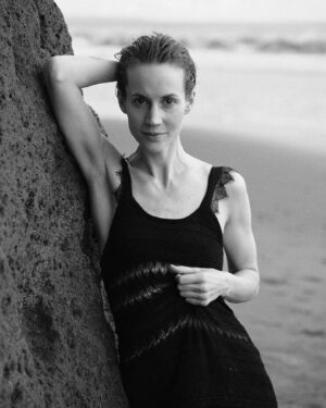 Barbora Mudrová Instagram - Mermaid. 
by @lukasdvorakstudio 

#ocean #portraitphotography #portrait #blackandwhite