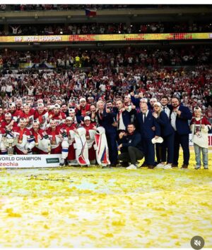 Barbora Strýcová Instagram - World Champions!!🏒🥅🇨🇿🥇