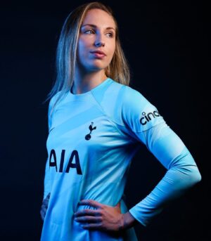 Barbora Votíková Instagram - I am so excited to announce, that I’ve signed with Spurs! @spurswomen 💙🤍 #coys