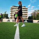 Barbora Votíková Instagram - Zahájeno⚽️ X CRAZYRENA je pro vás nachystaná celý červenec v Praze na Karlíně. Můžete se taky přihlásit do XCUPu a soutěžit o nové kopačky X CRAZYFAST. Info o turnaji najdete na stránkách @11teamsports.cz @adidasfootball #xcrazyarena #xcrazyfast