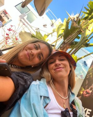 Barbora Votíková Instagram - June bites🥢
1. Relax, I just want to take some pictures 2. 🤷🏼‍♀️ 3. UshuaLa 4. Losers 5. Late night snack 6. ⚽️🤍 7. Cyklo adventure 8. Vloguju 9. Moving 10. Slunce, seno