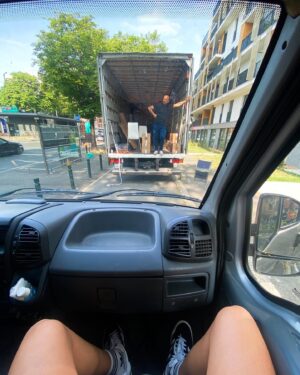 Barbora Votíková Instagram - June bites🥢
1. Relax, I just want to take some pictures 2. 🤷🏼‍♀️ 3. UshuaLa 4. Losers 5. Late night snack 6. ⚽️🤍 7. Cyklo adventure 8. Vloguju 9. Moving 10. Slunce, seno