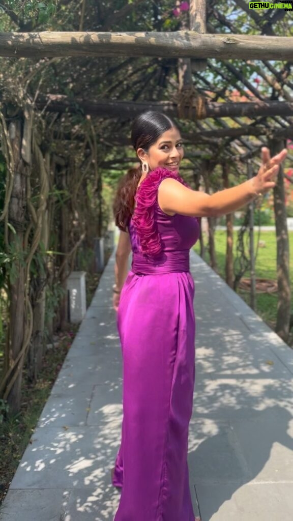 Bavithra B Instagram - 💟 Beautiful and sexy purple gown by the best @oshinanil