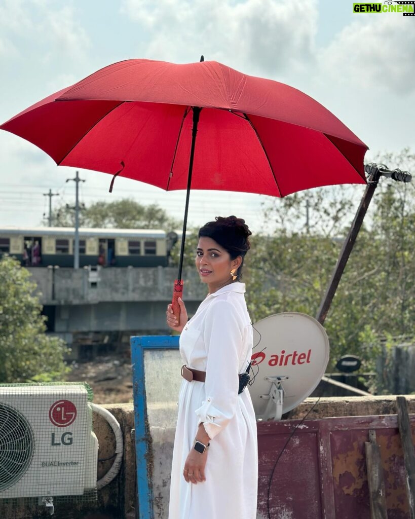 Bavithra B Instagram - Styled by @oshinanil #misssouthindia2017 #misssouthindia #suntv #suntvanchor #ranjithame #ranjithameonsuntv #singapenne #singapenneonsuntv