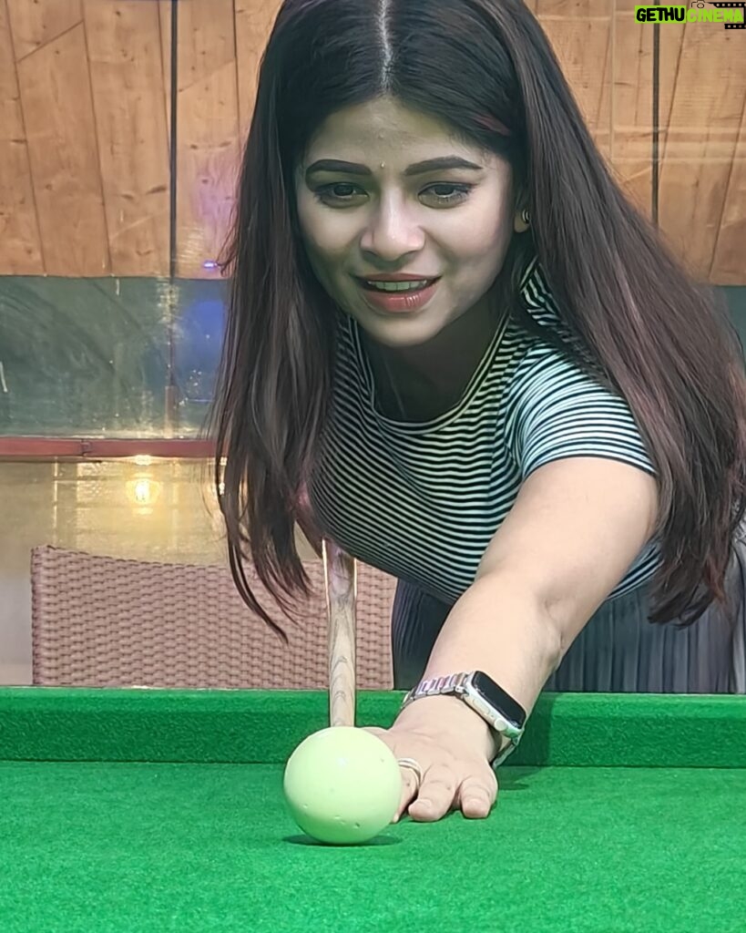 Bavithra B Instagram - New found interest 🫰🏻 #misssouthindia2017 #misssouthindia #suntv #suntvanchor #ranjithame #ranjithameonsuntv #singapenne #singapenneonsuntv #bavithra #singapennemithra #ball #billiards #ballpool #snooker #pool #billiard #poolhall #pooltable #poolplayers #poolplayer #snookerplayer #snookertime #cue #cuesports #snookerlove