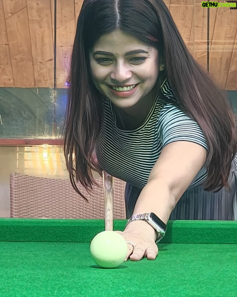 Bavithra B Instagram - New found interest 🫰🏻 #misssouthindia2017 #misssouthindia #suntv #suntvanchor #ranjithame #ranjithameonsuntv #singapenne #singapenneonsuntv #bavithra #singapennemithra #ball #billiards #ballpool #snooker #pool #billiard #poolhall #pooltable #poolplayers #poolplayer #snookerplayer #snookertime #cue #cuesports #snookerlove