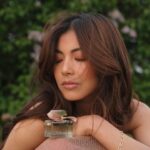 Bé Hà Nguyen Instagram - Jako čerstvě natrhané růže protkané slunečním svitem – takhle voní @chloe Lumineuse 🌹🌞 Spolupráce s #chloeparfums #iamchloe @notino_cz