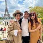Bé Hà Nguyen Instagram - A beautiful cliché. #parisianamour #familytime