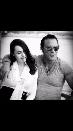 Béatrice Dalle Instagram - Il y a longtemps que je t’aime, jamais, je ne t’oublierai ……. @mickey_rourke_  et  @dalle.beatrice @loureedofficial