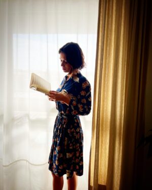 Beatriz Barosa Instagram - Sobre certas e determinadas pessoas que aproveitam cada bocadinho para saborear histórias. 📖

Agora estou a ler “A Casa dos Espíritos”, de Isabel Allende e recomendo! ✨