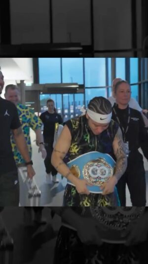 Beatriz Ferreira Instagram - Felicidade define! 😍🇧🇷🥊🥇🙏🏻

🎥: @matchroomboxing 

#TheBeast #AFera #Boxing #BoxingBrasil #BoxeProfissional #Brasil #Liverpool #CampeãMundial