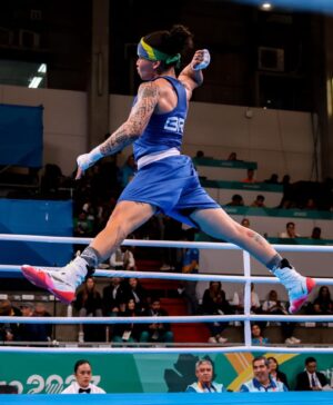 Beatriz Ferreira Instagram - Faltam 50 dias para os Jogos Olímpicos de Paris, e eu vou, eu vou estar lá. Manda Brasa Brasil, vamos juntos! 🇧🇷🥊🔥

#TimeBrasil #Paris2024 #JogosOlimpicos #BiaFerreira #DancingQueen #TheBeast #NIKE #BoxingBrasil #BolsaAtleta #MarinhaDoBrasil #CNSeg #Cbboxe #FokusAssessoria #teamamma