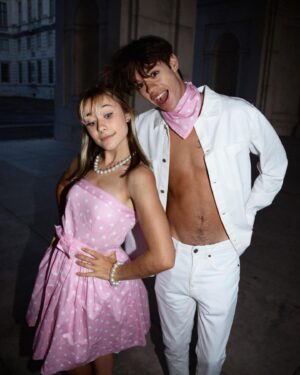 Beatriz Frazão Instagram - Life in plastic, it’s fantastic! 
Ela é tudo. Ele é só Ken 💖 

📸 @oldcatch 
#barbiemovie
#barbiepinkparty
@warnerbrosportugal

@xenica_jardim