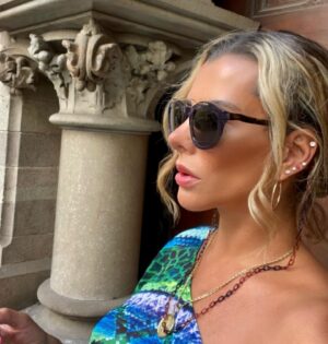 Beatriz Morayra Instagram - Cada quien a su ritmo a su estilo y a su felicidad 💅🏻🇪🇸💃🏼 #barcelona #barcelona🇪🇸 #beatrizmorayra 😉 cuál es tu 🎶 ritmo?