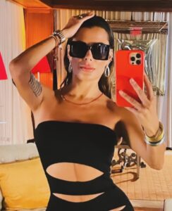 Beatriz Morayra Instagram - Si no respetas tus prioridades, el mundo tampoco lo hará…! #tbt #tbthursday #tbt❤️ 💃🏻🍒🫶🏻🍀 #BeatrizMorayra 😉