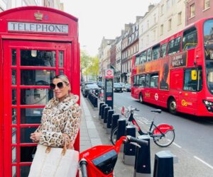 Beatriz Morayra Instagram - Ojalá te estés queriendo, riendo en voz alta, amando todo de ti, ojalá te estés eligiendo, mereces ser inmensamente Feliz 😉 #london🇬🇧 #london #Londres 🇬🇧 empezando a Festejar mi Pre_Cumpleaños 🥳#BeatrizMorayra 💃🏼