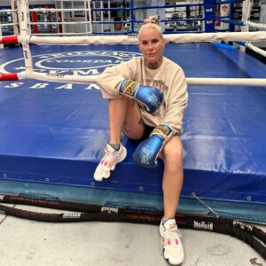 Bec Rawlings Instagram - Might have an announcement soon 😉 👊🏻