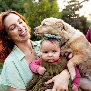 Becca Scott Instagram - Look, my family is unfathomably adorable, I’m not sorry. But the incredible @kaitlinsaltzmanphotography caught it all in a frame!!! Consider this your Christmas card, because jesus I don’t know how anyone finds the time to send one of those. Happy Holidays!