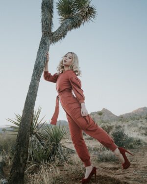 Becktoria Instagram - If only I could fit into this jumpsuit now… 😭

📸 @sandraemmeline