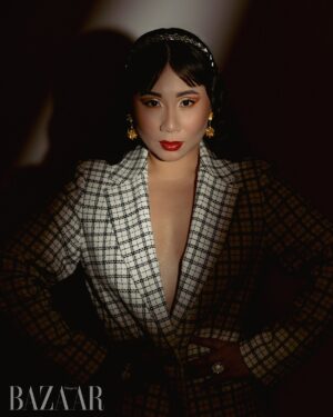 Becktoria Instagram - Harper’s Bazaar - “The Yin & Yang of Me.”

📸 @sandraemmeline 
💄 @makeupp_by_natalee 
💃🏼 @karllagerfeld 
💍 @swarovski