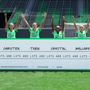 Becky Sauerbrunn Instagram - Hulu's paying us lots and lots and lots of dollars to tell you that #HuluHasLiveSports. Watch us in the World Cup this summer - live on @hulu! #TeamHuluSellouts #HuluSellouts #ad