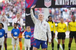 Becky Sauerbrunn Instagram - STL! My heart is so full! To celebrate this milestone with my family and my teammates meant so much. To do it with 22,294 of my closest friends 😉 in @stlCITYPARK took a special moment and made it incredible. Thank you to everyone who’s made this journey possible—much love ❤️