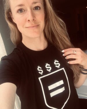 Becky Sauerbrunn Instagram - ‪Help support equal pay, head to https://represent.com/equality/uswnt-equal-pay-apparel to snag your own @Represent Equality tee. @USWNTPlayers ‬