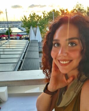 Begüm Çağla Taşkın Instagram - Cahit Sıtkı alıntılarına son 1🥂 #happybirthdaytome