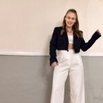 Begüm Öner Instagram – Gözlerini kapa dans et 💃💃

#styling 👉🏻 @magg.pr
#fashion