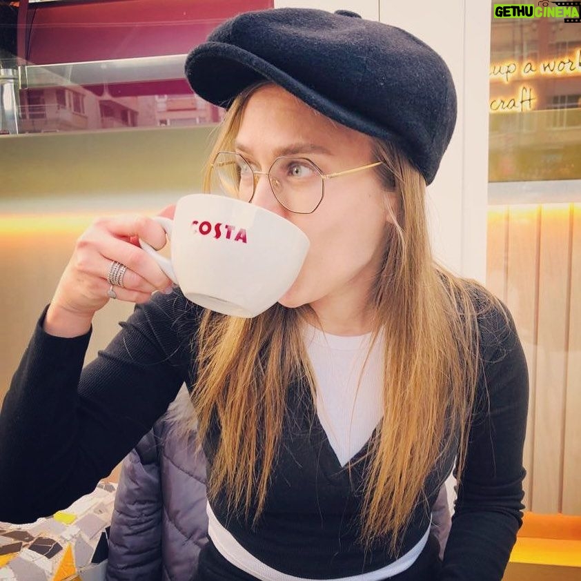 Begüm Öner Instagram - Hepi topu bi kahve ☕️