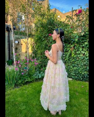 Bel Powley Instagram - ✨ Vogue World last night ✨the very best! So much fun! Thank you @voguemagazine @britishvogue @edward_enninful and Anna - what an incredible night supporting theatre in London 🇬🇧 🩷 honoured to be wearing one of my favs @simonerocha_ 🩷 Simone I love you! 🩷 thank you SO MUCH @chercoulter @alipirzadeh @alexreadermakeup I felt like a trillion bucks!!!!!! 🩷