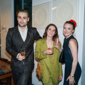 Bel Powley Instagram - ✨ our rehearsal dinner with our nearest and dearest (bar 5 very very important people) ✨ thank you @simonerocha_ for letting me dig thru the archives to find this stunning old school movie star vibe feather number - your designs never cease to amaze me! So much love @simonemingming thank you 💖 and thank you @dayaruci @naokoscintu for the face and hair 😍