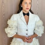 Bel Powley Instagram - 🩶🤍 @chanelofficial haute couture for the Critics Choice Awards last night 🤍🩶 Felt like the luckiest girl!!!!! Thank you @chanelofficial 💋 Dream team @chercoulter @celiaburtonmakeup @marcusrfrancis bisous!!!