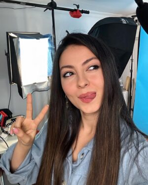 Belemir Temizsoy Instagram - Işık iyi olunca affetmem biliyosun 😬