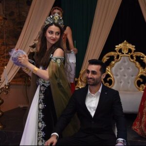 Belemir Temizsoy Instagram - Kır testiyi gelin hanım 🤍
#hennanight