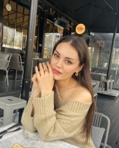 Belgin ?im?ek Most Liked Photos and Posts